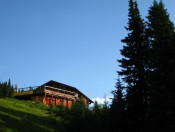 Die Ahornhütte kurz vor der Mittelstation der Stubnerkogelbahn