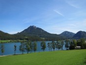 Badeplatz am Fuschlsee mit Blick auf Schober und Frauenkopf