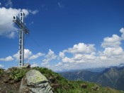 Das neu errichtete Gipfelkreuz am Biberkopf