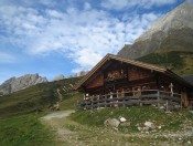 Die Brandstättalm passieren wir bei unserer Wanderung am Königsweg