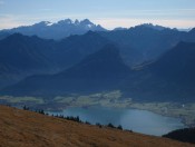 Wolfgangsee und dahinter der Dachstein