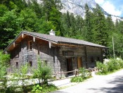 Die Engert - Holzstube auf gut halben Weg