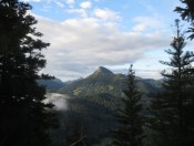 Auf dem Weg zum Ellmaustein blicken wir auf den Faistenauer Schafberg