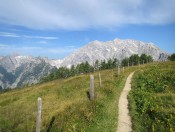 Am Weg zum Feuerpalfen Aussichtspunkt mit Großem Hundstod und Watzmann Ostwand