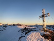 Wir erreichen das Gipfelkreuz vom Kreuzkogel