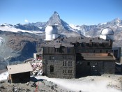 Die Bergstation Gornergrat mit dem Matterhorn im Hintergrund