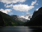 Der Dachstein thront hinter dem Gosausee