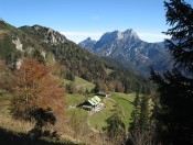 Das Grabneralmhaus mit dem Kleinen und Großen Buchstein im Hintergrund