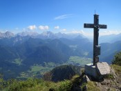 Blick vom Grubhörndl auf das Steinerne Meer sowie den Ausgangspunkt Lofer