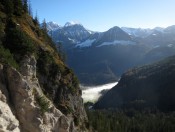 Blick auf Hohen Göll, Hohes Brett, Jenner und den nebelverhangenen Königssee