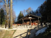 Kurz vor dem Grünsteingipfel befindet sich die Grünsteinhütte