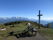 Geschafft - das Gipfelkreuz vom Hahnbalzköpfl