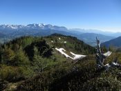 Das herrlich gelegenen Hahnbalzköpfl mit Blick gegen Norden