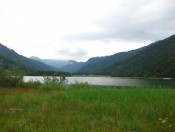 Blick auf den Hintersee mit dem Feichtenstein im Hintergrund