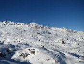 Wir erreichen das Trafohäuschen und gehen Richtung Kaserne Oberfeld