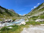 Raschender Gletscherbach aus dem Kleinelendtal.