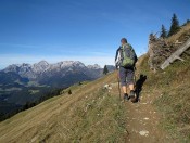 Wir erreichen die herrlich gelegene Mahdalm mit dem Tennengebirge im Hintergrund