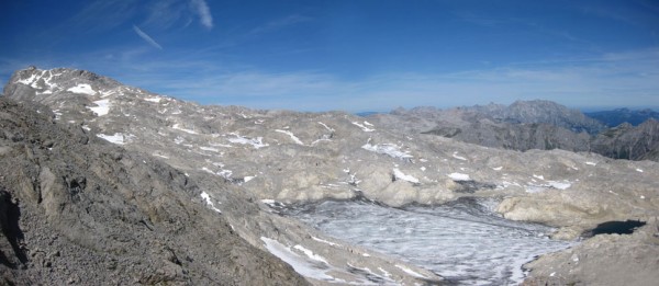  Weit in der Ferne befindet sich das Matrashaus - im Vordergrund die Übergossene Alm