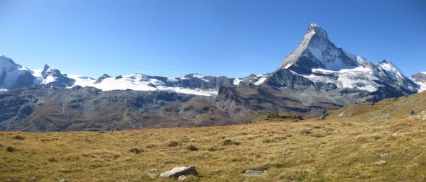 Das große und dLinks das kleine Matterhorn, rechts das Matterhorn - von den Höhbalmen gesehenas kleine Matterhorn von den Höhbalmen gesehen