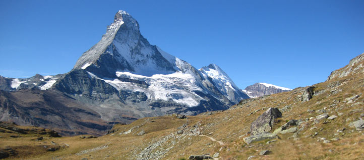 Auf dem Höhbalmen Höhenweg mit grandiosem Blick auf die Matterhorn Nordwand