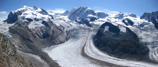 Monte Rosa mit der Dufourspitze und dem mächtigen Gornergletscher