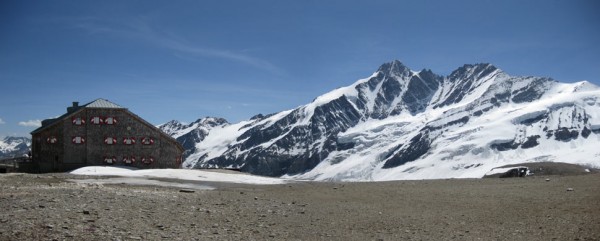 Panorama der Oberwalderhütte mit dem Großglockner