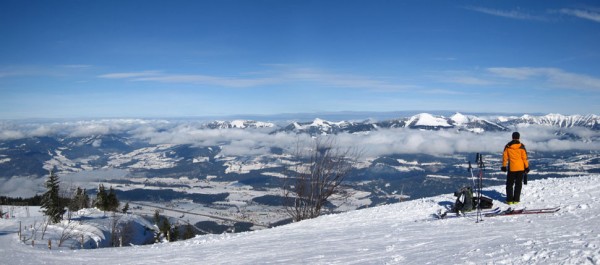 Über das Salzachtal erblicken wir Wieserhörndl, Schlenken und Schmittenstein