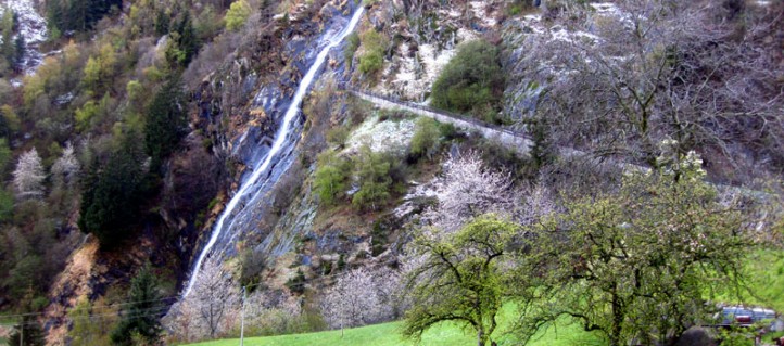 Partschinser Wasserfall im Vinschgau in Südtirol