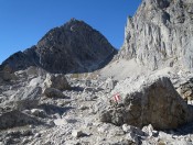 Sehr viel Blockwerk begleitet uns entlang der Dachstein Südwand