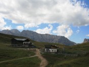 Plattkofelhütte und der Beginn des Friedrich-August-Weges