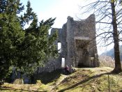 Die Ruine Karlstein bietet für Kinder jede Menge Spaß und vieles zu Erkunden