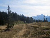 Wir passieren die schöne gelegene Schäferhütte