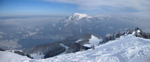 Panoramablick auf den Wolfgangssee mit dem Schafberg im Hintergrund