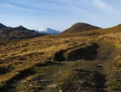 Blick Richtung Süden zum schneebedeckten Schareck