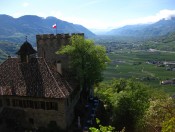 Schloss Thurnstein thront über dem Meraner Becken