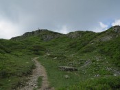 Das Gipfelkreuz vom Schneeberg ist in Sichtweite