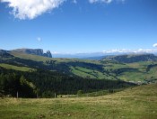 Blick über die Weite der Seiser Alm