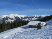 Bald erreichen wir die Hochalm - Blick auf einen Teil der Goldberggruppe