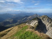 Blick über die Chiemgauer Alpen zum Wilden Kaiser