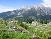 Ein großer Spielplatz an der Mittelstation der Asitzbahn lässt die Kinderherzen höher schlagen