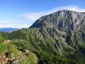 Blick zurück zum Stahlhaus - Sehr gut erkennbar ist der Aufstiegsweg zm Hohen Brett