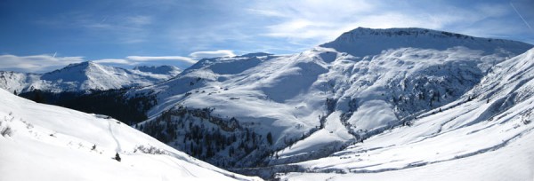 Blick auf die Rockfeldalm und die gegenüberliegende Gaudauner Hochalm mit dem Kalkbretterkopf, auch Breitfeldkogel genannt