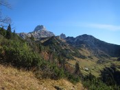 Blick auf die in einem Kessel gelegene Sulzkaralm