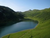 Der Tappenkarsee mit der Glingspitze im Hintergrund