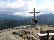 Blick vom Gipfelkreuz - Die Turracher Höhe lädt zum Wandern ein