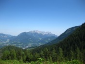In der Ferne sieht man den Berchtesgadener und Salzburger Hochthron