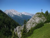 Vogelstein mit Watzmann und Hochkalter im Hintergrund