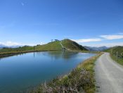 Vom Speichersee am Kleinen Asitz blicken wir auf den Großen Asitz