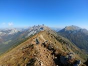 Blick auf die Griesmauer und den Hochturm