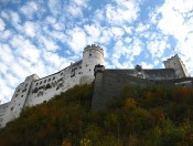 Bei der Wanderung am Mönchsberg passiert man die Festung Hohensalzburg